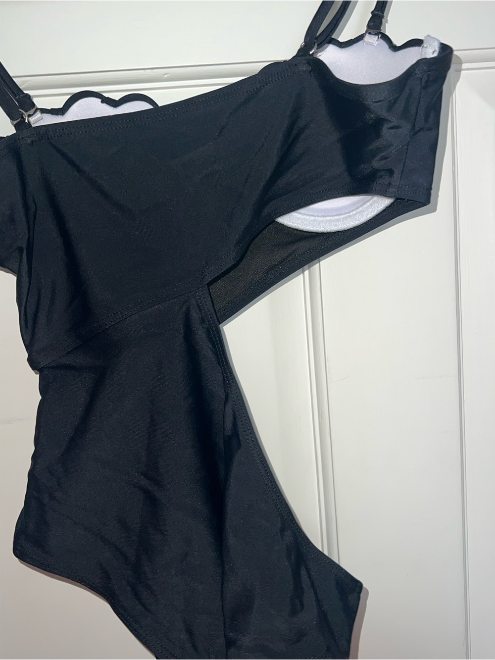 Black One-Piece Scallop Shaped Cups Shapewear Bodysuit